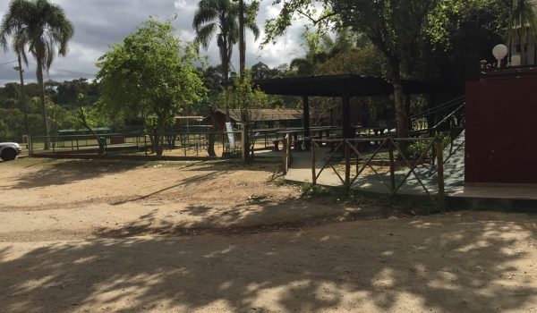 Estacionamento restaurante Aruã