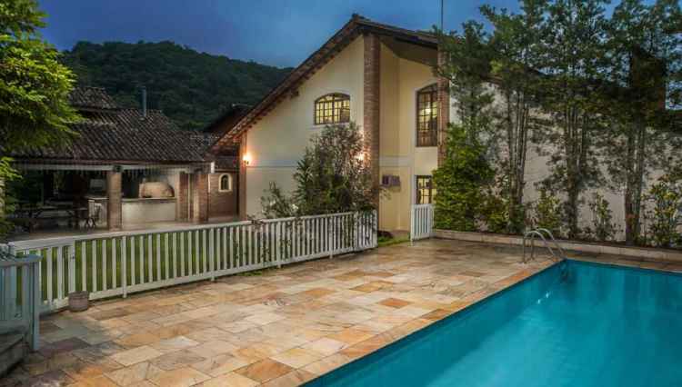 casa-albamar-guarujá-pereque-sakaiimoveis-piscina
