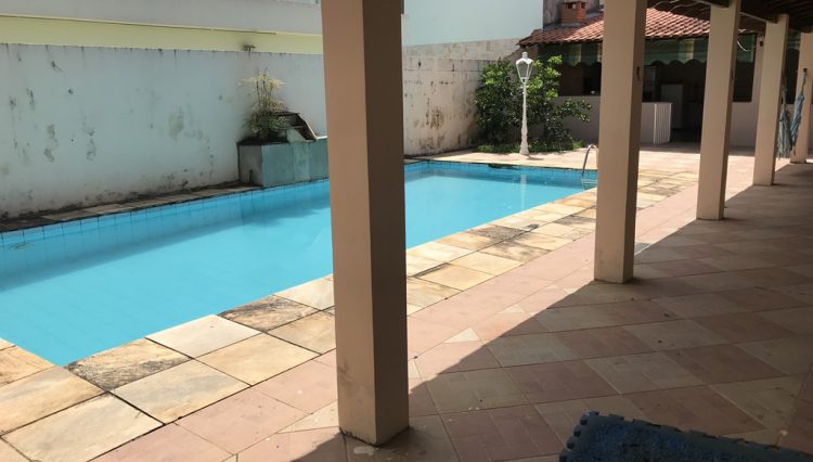 casa-terrea-4-suites-mogilar-venda-piscina-terreno660m2-churrasqueira-edicula-ótimo=para-clinica (15)