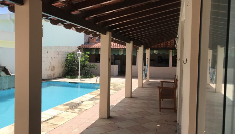 casa-terrea-4-suites-mogilar-venda-piscina-terreno660m2-churrasqueira-edicula-ótimo=para-clinica (16)