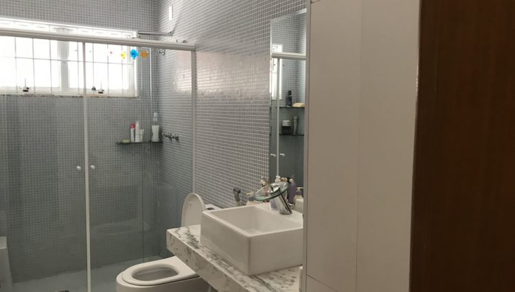 casa-terrea-4-suites-mogilar-venda-piscina-terreno660m2-churrasqueira-edicula-ótimo=para-clinica (28)