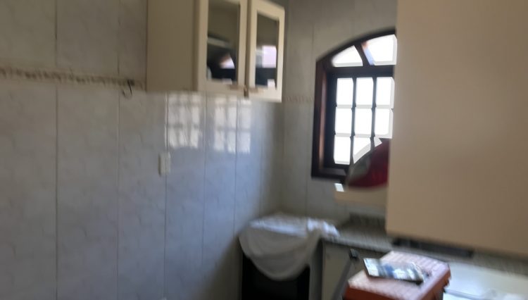 casa-terrea-4-suites-mogilar-venda-piscina-terreno660m2-churrasqueira-edicula-ótimo=para-clinica (35)