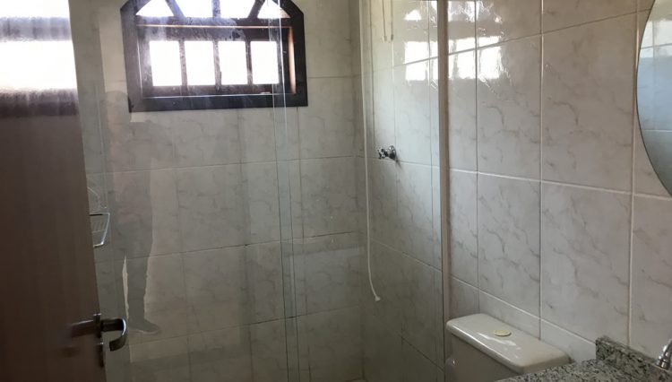 casa-terrea-4-suites-mogilar-venda-piscina-terreno660m2-churrasqueira-edicula-ótimo=para-clinica (37)