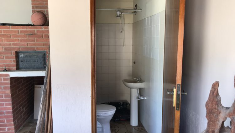 casa-terrea-4-suites-mogilar-venda-piscina-terreno660m2-churrasqueira-edicula-ótimo=para-clinica (41)