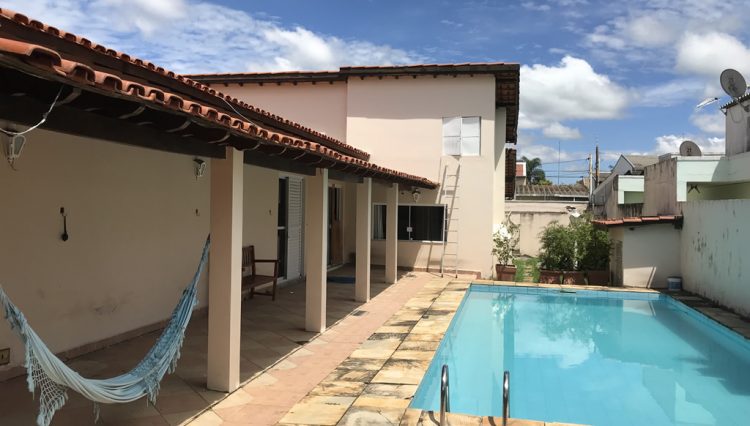 casa-terrea-4-suites-mogilar-venda-piscina-terreno660m2-churrasqueira-edicula-ótimo=para-clinica (45)