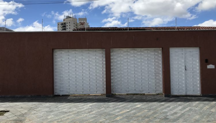 casa-terrea-4-suites-mogilar-venda-piscina-terreno660m2-churrasqueira-edicula-ótimo=para-clinica (48)