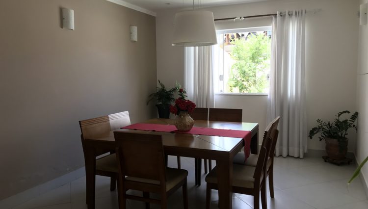 casa-terrea-4-suites-mogilar-venda-piscina-terreno660m2-churrasqueira-edicula-ótimo=para-clinica (8)