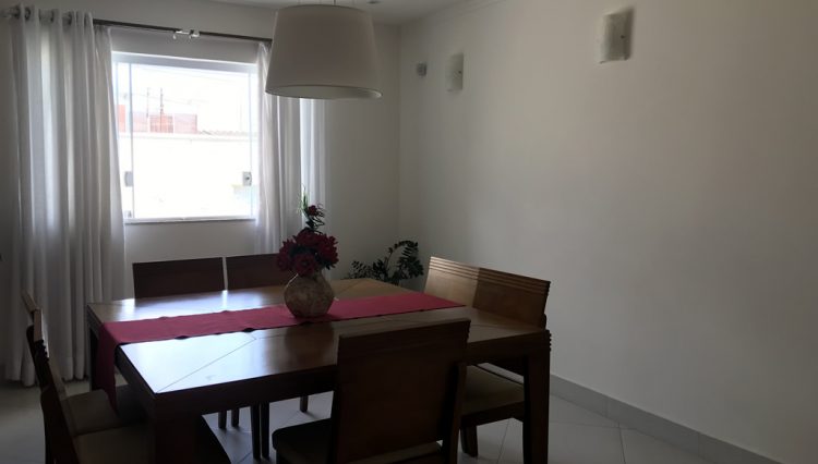 casa-terrea-4-suites-mogilar-venda-piscina-terreno660m2-churrasqueira-edicula-ótimo=para-clinica (9)