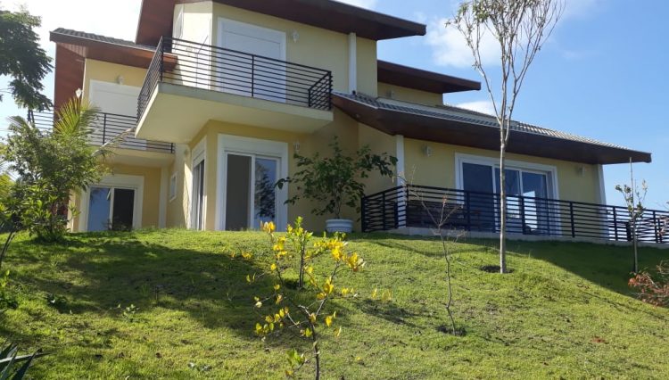 sobrado-condominio-4suites-359m2-mobiliados-piscina-churrasqueira-sotao-cozinha-mobiliada (1)