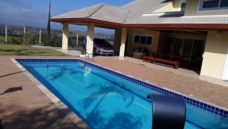 sobrado-condominio-4suites-359m2-mobiliados-piscina-churrasqueira-sotao-cozinha-mobiliada (3)