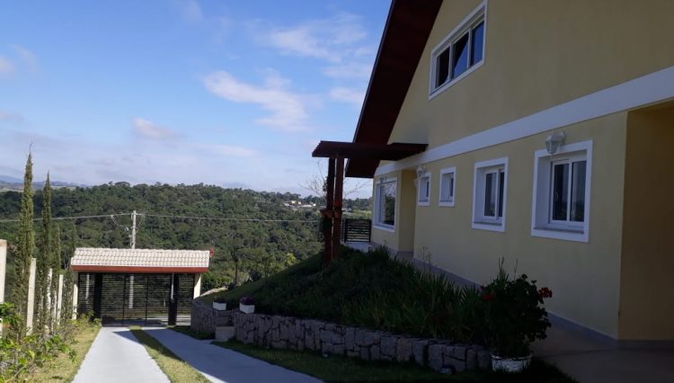 sobrado-condominio-4suites-359m2-mobiliados-piscina-churrasqueira-sotao-cozinha-mobiliada (6)