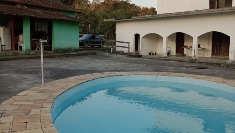 sitio-cocuera-lago-piscina-casa-5dorm-estabulo-churrasqueira-casa-hospede-pista-cavalo-mogi-ve (1)