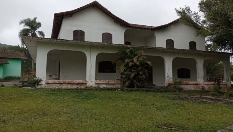 sitio-cocuera-lago-piscina-casa-5dorm-estabulo-churrasqueira-casa-hospede-pista-cavalo-mogi-ve ( (10)