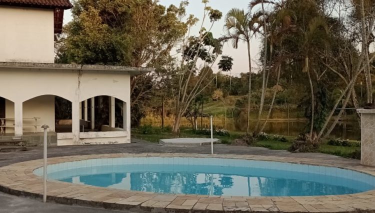 sitio-cocuera-lago-piscina-casa-5dorm-estabulo-churrasqueira-casa-hospede-pista-cavalo-mogi-ve ( (11)