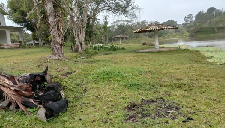 sitio-cocuera-lago-piscina-casa-5dorm-estabulo-churrasqueira-casa-hospede-pista-cavalo-mogi-ve ( (12)