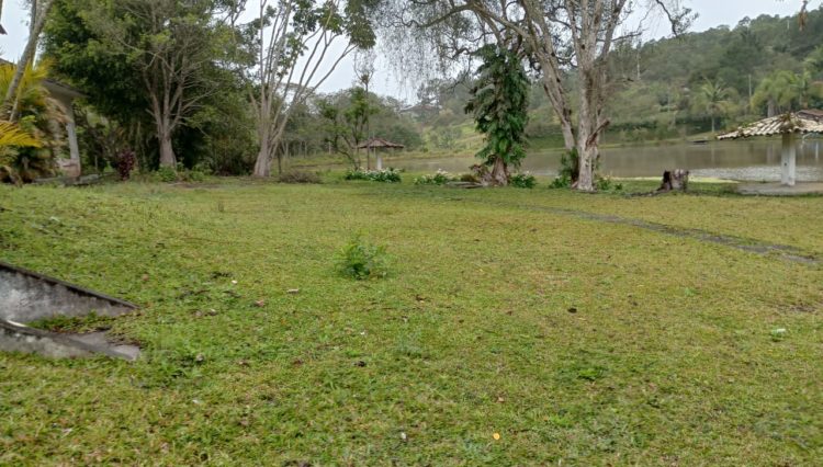 sitio-cocuera-lago-piscina-casa-5dorm-estabulo-churrasqueira-casa-hospede-pista-cavalo-mogi-ve ( (14)