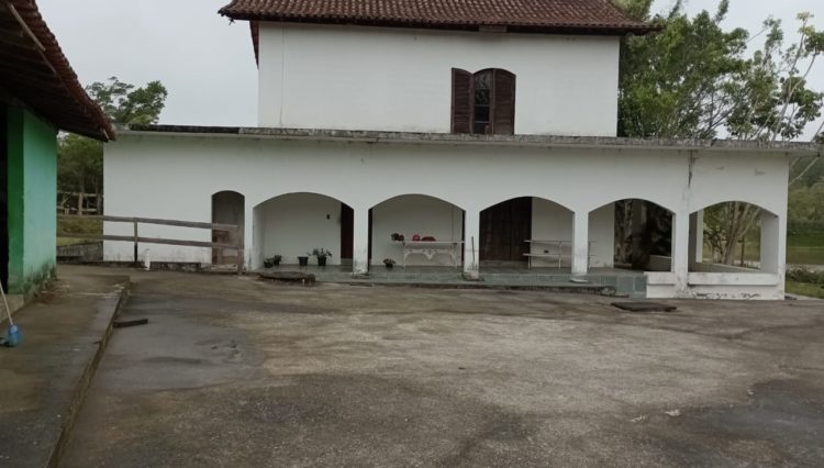 sitio-cocuera-lago-piscina-casa-5dorm-estabulo-churrasqueira-casa-hospede-pista-cavalo-mogi-ve ( (23)