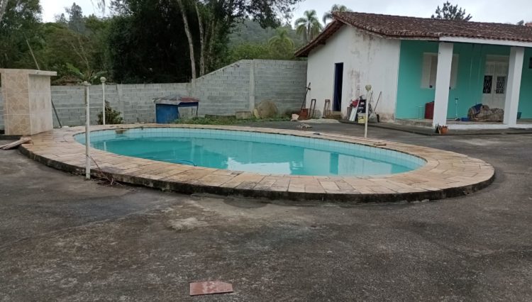 sitio-cocuera-lago-piscina-casa-5dorm-estabulo-churrasqueira-casa-hospede-pista-cavalo-mogi-ve ( (8)