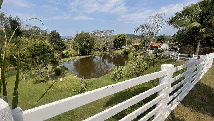 sitio-quatinga-24milm2-lagos-piscina-churrasqueira-horta-gramado-1km-asfalto (16)