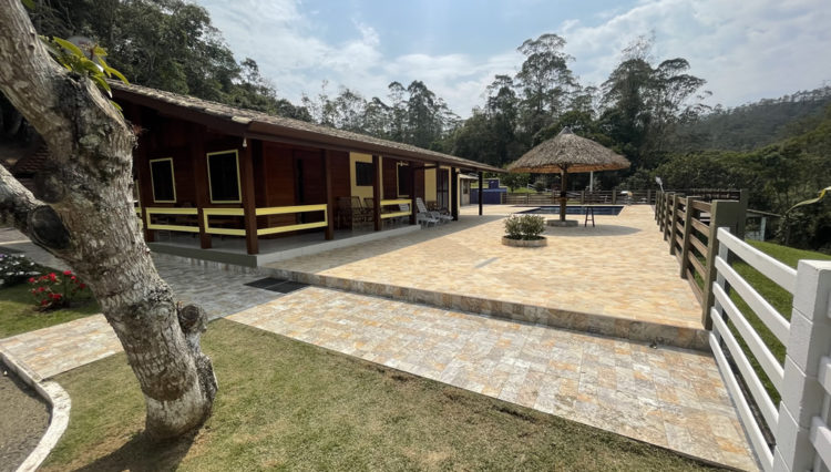 sitio-quatinga-24milm2-lagos-piscina-churrasqueira-horta-gramado-1km-asfalto (17)