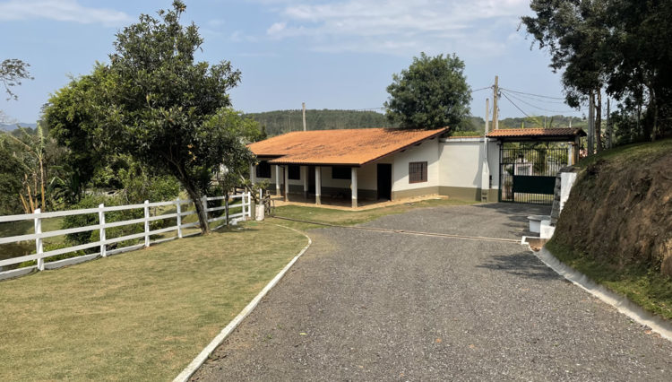 sitio-quatinga-24milm2-lagos-piscina-churrasqueira-horta-gramado-1km-asfalto (18)