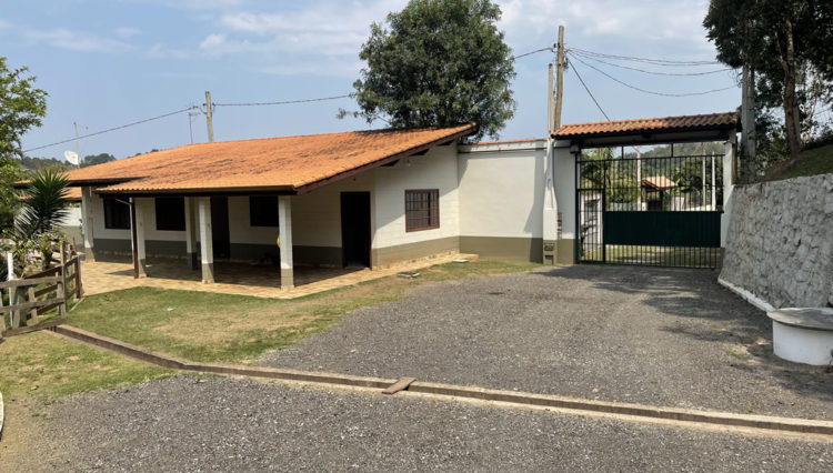 sitio-quatinga-24milm2-lagos-piscina-churrasqueira-horta-gramado-1km-asfalto (19)