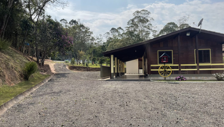 sitio-quatinga-24milm2-lagos-piscina-churrasqueira-horta-gramado-1km-asfalto (21)
