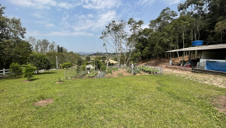 sitio-quatinga-24milm2-lagos-piscina-churrasqueira-horta-gramado-1km-asfalto (24)