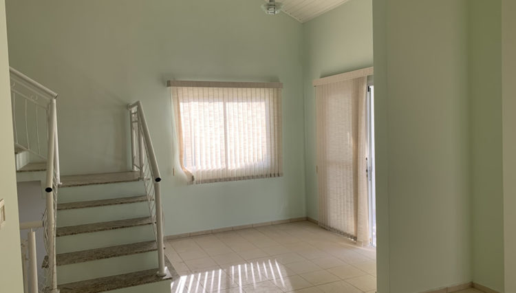 sobrado-venda-condominio-aruã-reformado-3-dorm-230m2-quital-3-salas (10)