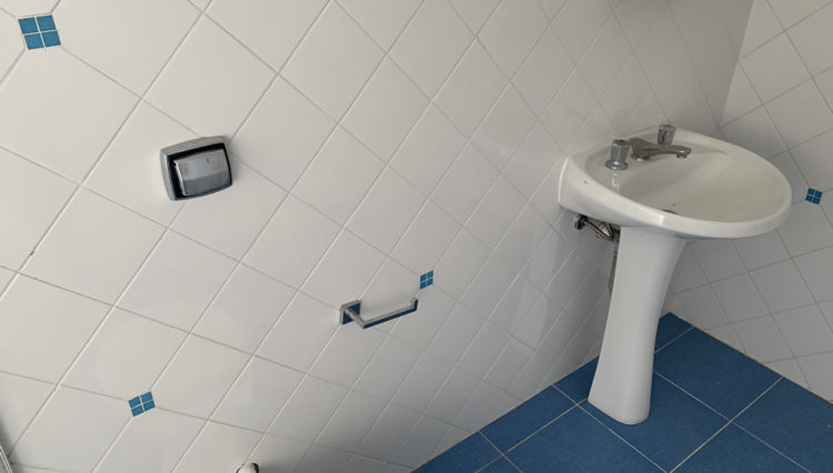 sobrado-venda-condominio-aruã-reformado-3-dorm-230m2-quital-3-salas (27)