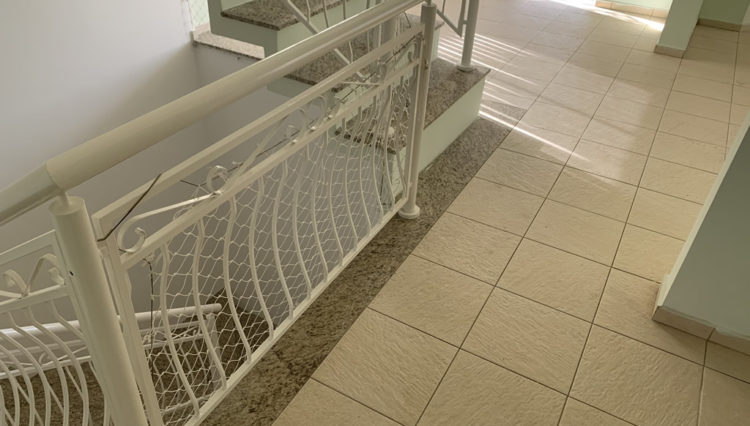 sobrado-venda-condominio-aruã-reformado-3-dorm-230m2-quital-3-salas (4)