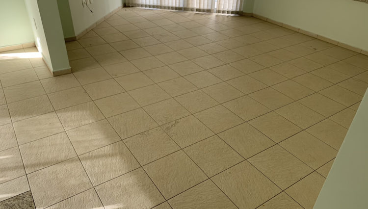 sobrado-venda-condominio-aruã-reformado-3-dorm-230m2-quital-3-salas (5)