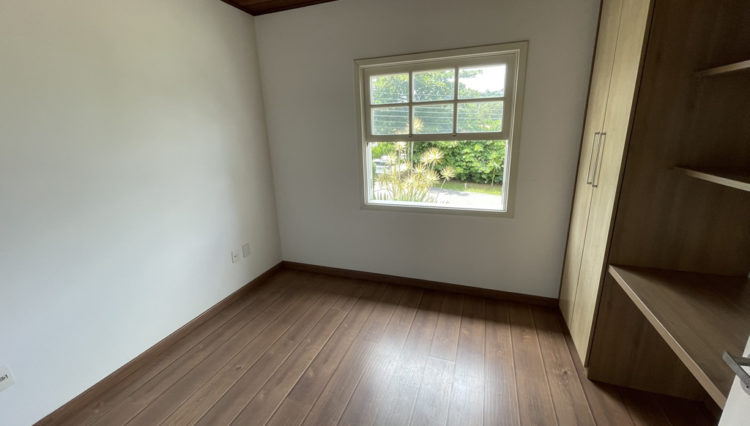 sobrado-240m2-ecopark-arua-mogi-venda-3-dorm-piscina-churrasqueira-fundo-reserva (12)
