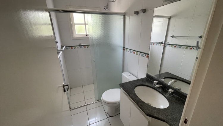 sobrado-240m2-ecopark-arua-mogi-venda-3-dorm-piscina-churrasqueira-fundo-reserva (15)