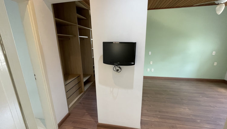 sobrado-240m2-ecopark-arua-mogi-venda-3-dorm-piscina-churrasqueira-fundo-reserva (16)