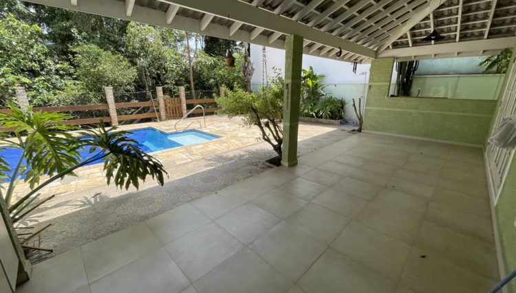 sobrado-240m2-ecopark-arua-mogi-venda-3-dorm-piscina-churrasqueira-fundo-reserva (22)