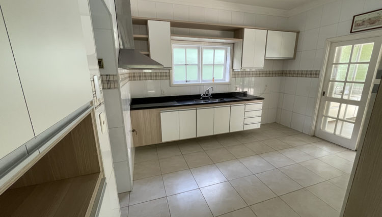 sobrado-240m2-ecopark-arua-mogi-venda-3-dorm-piscina-churrasqueira-fundo-reserva (7)