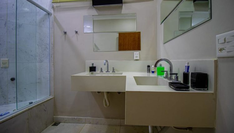 sitio-guararema-venda-piscina-casa-sede-4-dorm (1)