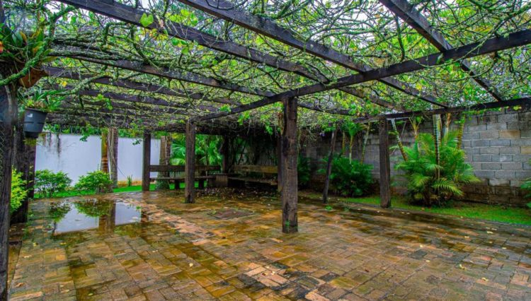 sitio-guararema-venda-piscina-casa-sede-4-dorm (2)