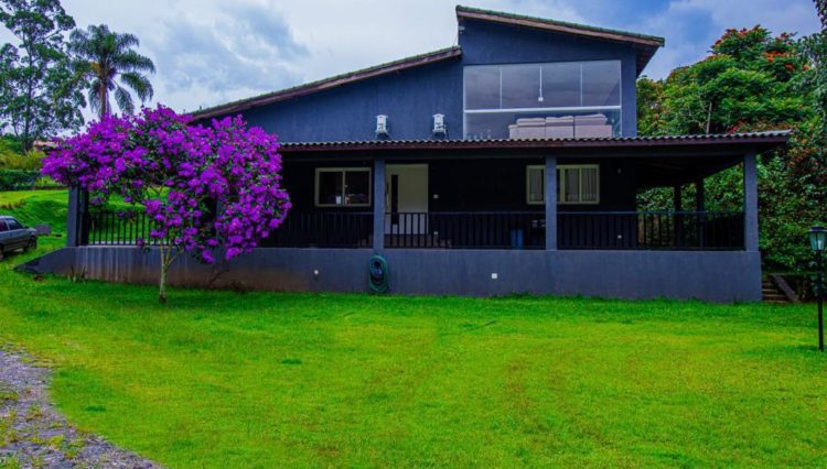sitio-guararema-venda-piscina-casa-sede-4-dorm (9)