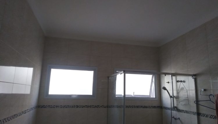 sobrado-5-dorm-470m2-6-banheiros-piscina-churrasqueira-aruã-lagos (4)