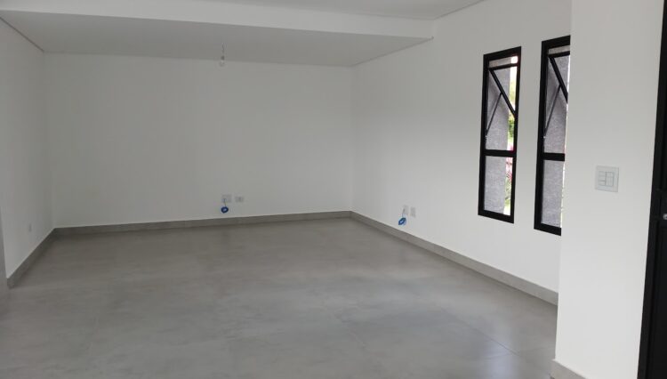 sobrado-3-suites-424m2-piscina-jacuzzi-banheira-gourmet-cond-aruã (10)