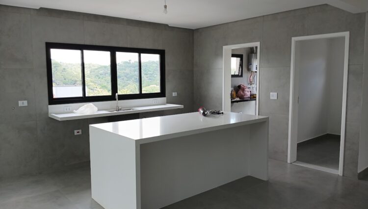 sobrado-3-suites-424m2-piscina-jacuzzi-banheira-gourmet-cond-aruã (11)