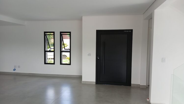 sobrado-3-suites-424m2-piscina-jacuzzi-banheira-gourmet-cond-aruã (14)