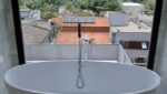 sobrado-3-suites-424m2-piscina-jacuzzi-banheira-gourmet-cond-aruã (21)