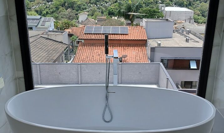 sobrado-3-suites-424m2-piscina-jacuzzi-banheira-gourmet-cond-aruã (21)