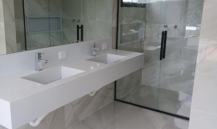 sobrado-3-suites-424m2-piscina-jacuzzi-banheira-gourmet-cond-aruã (22)