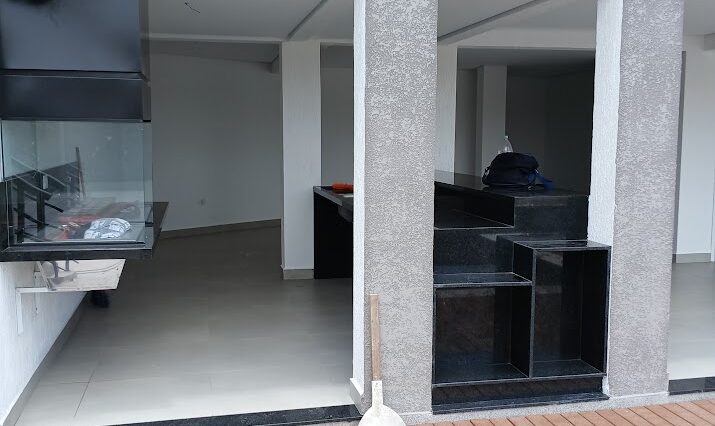 sobrado-3-suites-424m2-piscina-jacuzzi-banheira-gourmet-cond-aruã (37)