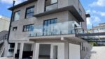 sobrado-3-suites-424m2-piscina-jacuzzi-banheira-gourmet-cond-aruã (40)