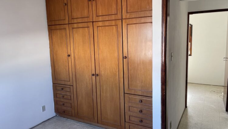apartamento-2-dorm-locação-mogilar-armários (12)